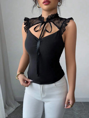 Blusa Tipo Top Atada Al Cuello De Gasa Y Encaje De Kikinas