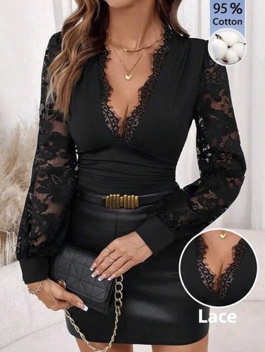 Blusa De Encaje Escote V Manga Larga Kikinas