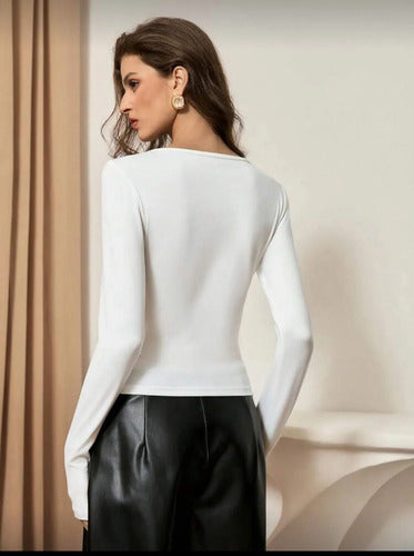 Blusa Buzo Manga Larga Dama Elastizada Con Detalle Dorado