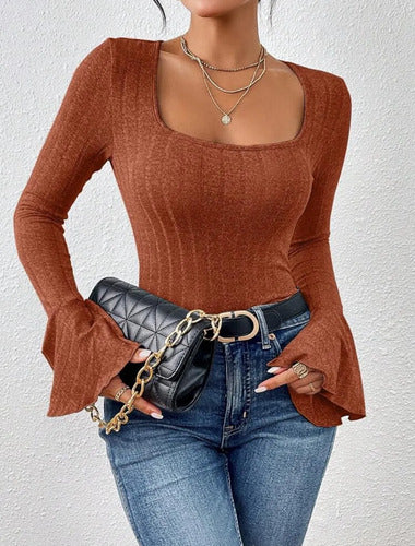 Buzo Blusa De Lanilla Escote Cuadrado Manga Campana Kikinas