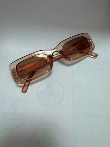 Lentes De Sol Marrón Diseño Rectangular Chico Kikinas Rectangular Ámbar Ambar Transparente Transparent Amber