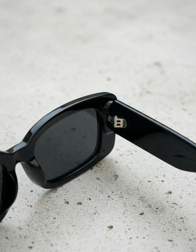 Lentes De Sol Negros Diseño Rectangular Kikinas Rectangular Negro