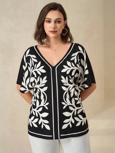 Blusa Talle Grande Manga Corta Estampado Blanco Y Negro