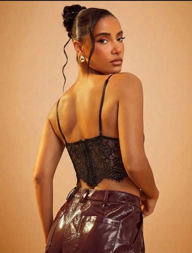 Top Tipo Corset Encaje Negro Talle Alto