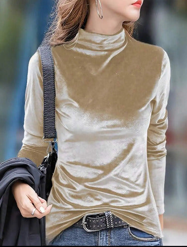 Polera Buzo Cuello Alto Terciopelo