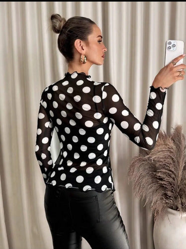 Blusa De Lunares Grandes Con Tela De Transparencia Kikinas