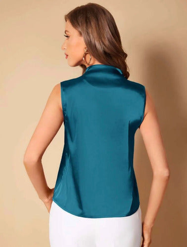 Blusa Musculosa De Saten Con Escote V